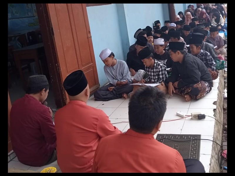 Khotmil Qur'an Memperingati Hari Santri Tahun 2025